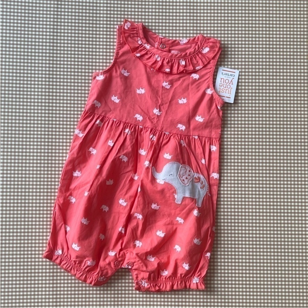 Carter's Elephant Print Romper/ Shortalls.‎ Size
18 months. New with tag